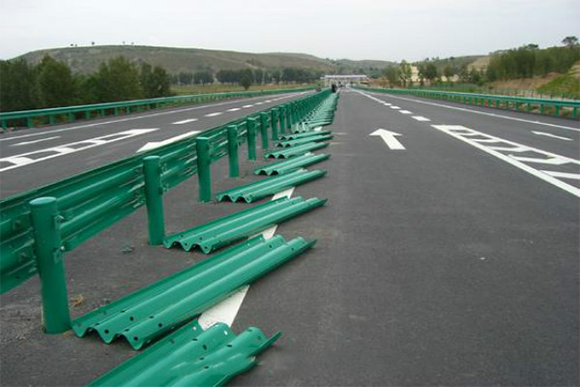 上饶波形护栏的维护与管理确保道路安全的关键步骤