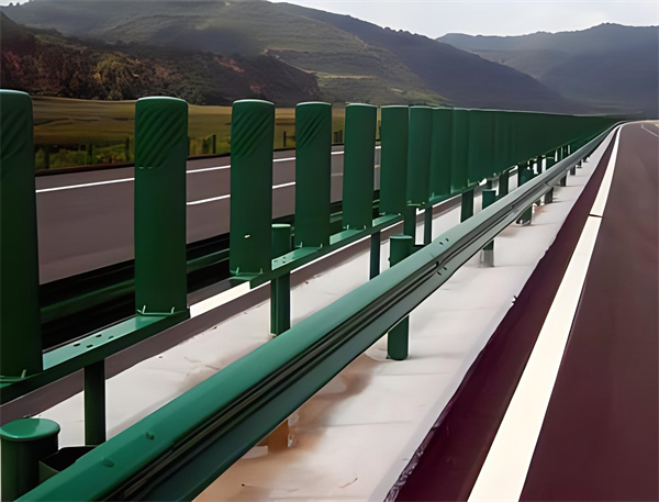 上饶三波护栏板在高速公路的应用